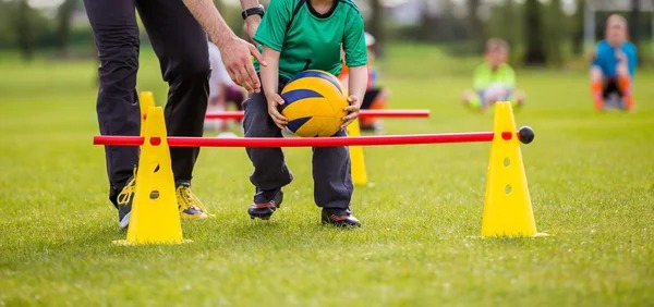 《棒球经济学：一支大联盟球队如何带动整个城市的消费？》