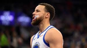 泰德·威廉姆斯在二战期间应征入伍担任飞行员，回归后依然保持顶尖打击状态